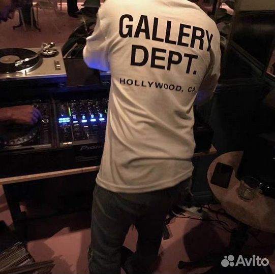 Футболка gallery dept