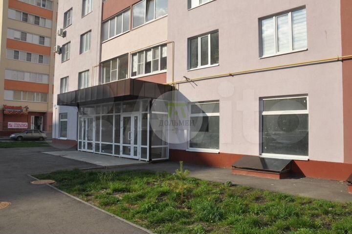 Продаётся торговая площадь 105 м2 ул. Натальи Лавр