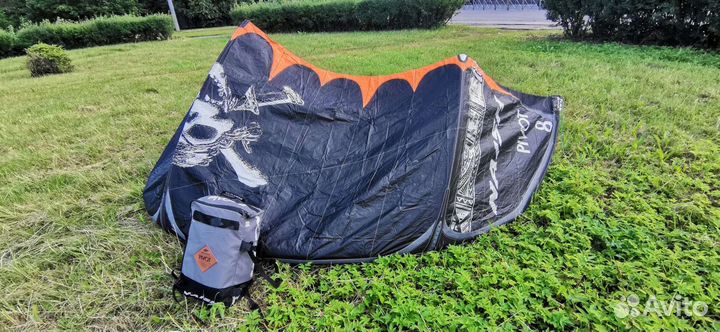 Кайт Naish pivot 8 м2 +планка