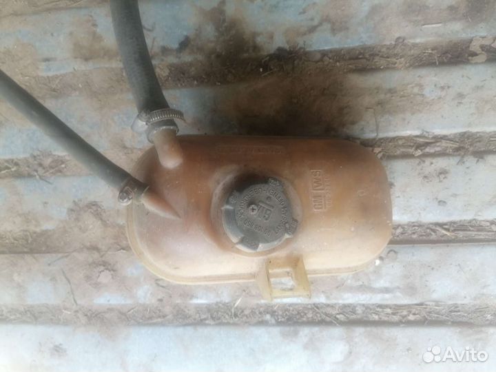 Расширительный бачок Opel Omega a