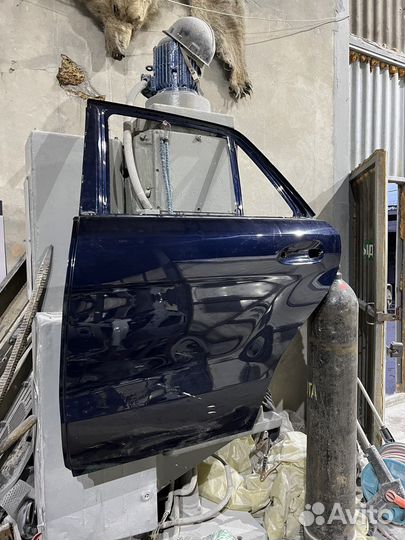 Дверь заднюю левую мерседес mercedes GLE ML 166