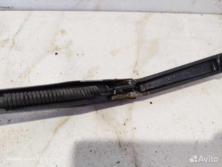 Поводок стеклоочистителя правый Hyundai-Kia Lantra