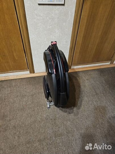 Моноколесо Inmotion v10f (Пробег меньше 100км)