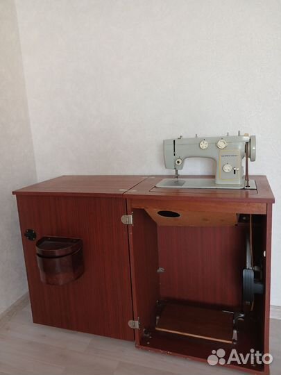 Швейная машинка чайка ножная