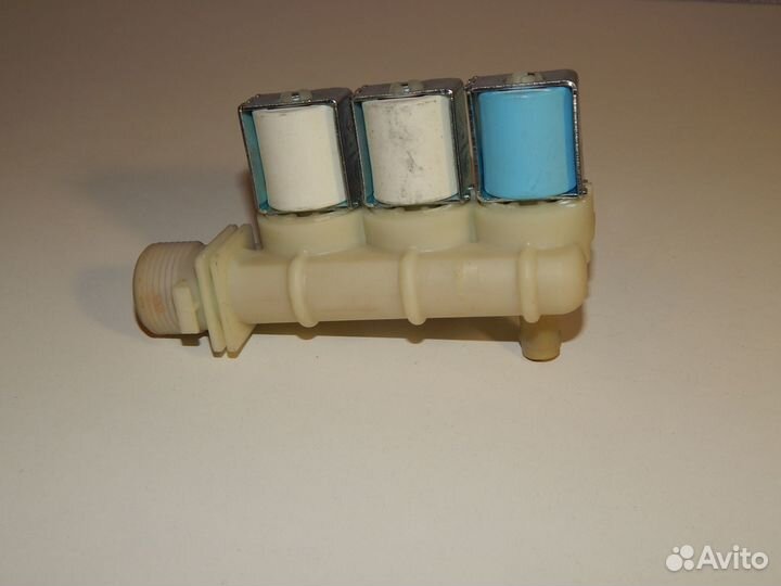 Клапан подачи воды тройной под фишку C00110331