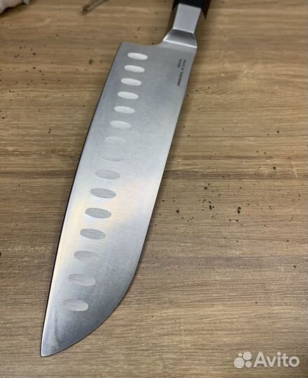 Японский кухонный нож Сантоку