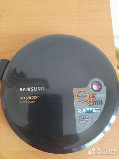 CD плеер Samsung MCD-CM600B