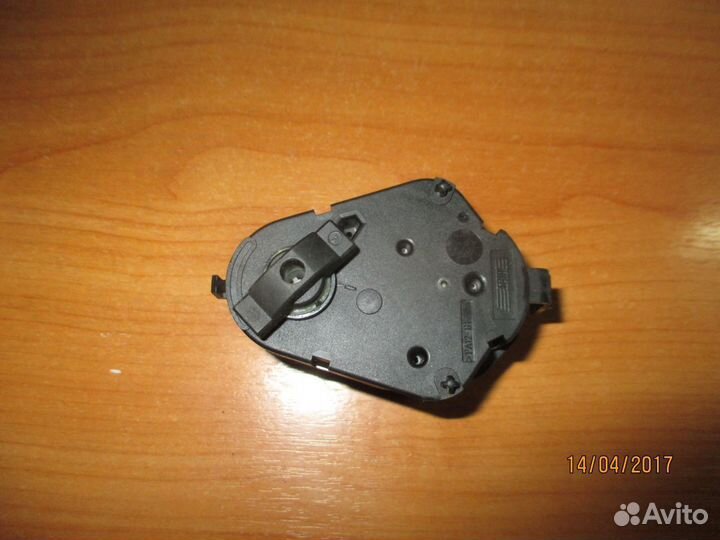 Моторчик заслонки отопителя 64116930303 BMW E63