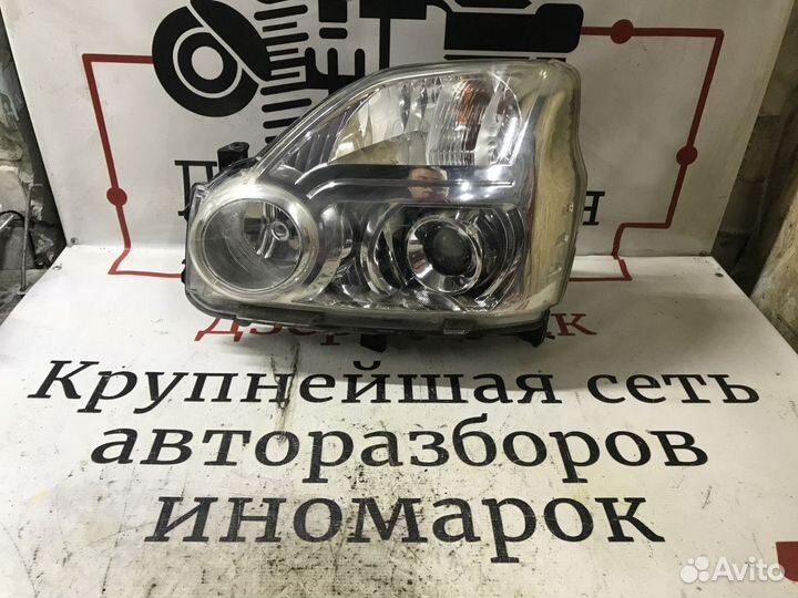 Фара левая Nissan X-Trail II (2007—2011)
