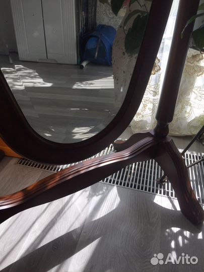 Зеркало старинное напольное овал