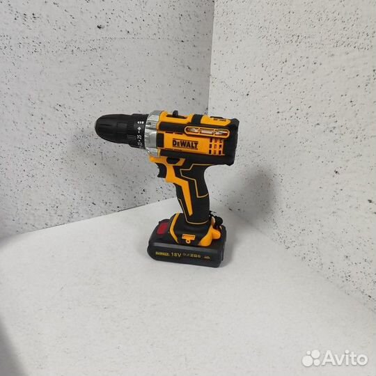 Шуруповерт DeWalt 18V (7422)