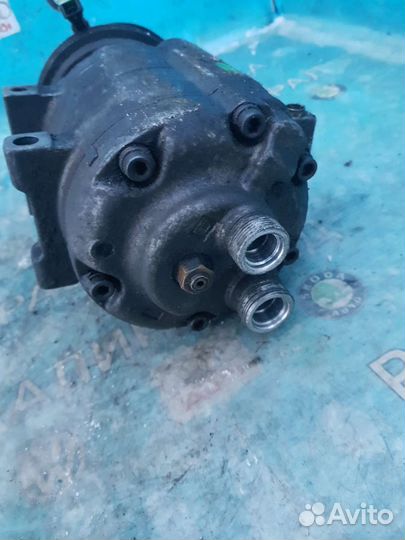 Компрессор кондиционера Volkswagen b5. 8D0260805D