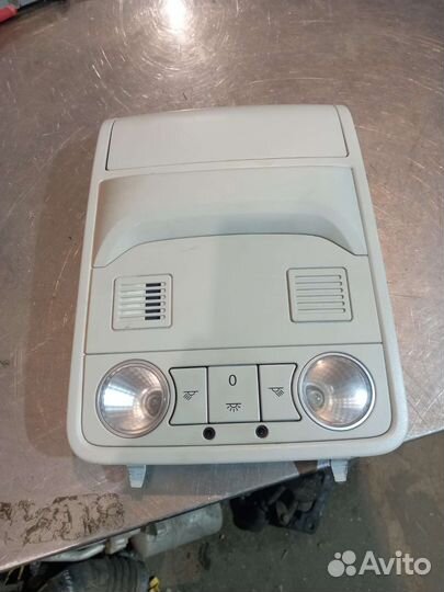 Фонарь освещения салона VW Jetta 5