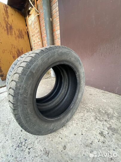 Pirelli Ice Zero FR 205/55 R16