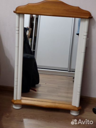 Зеркало настенное