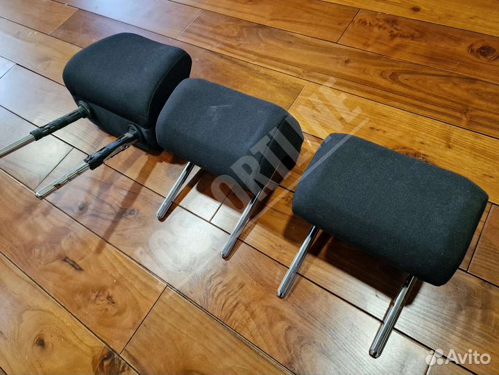 Подголовник VW Golf 6