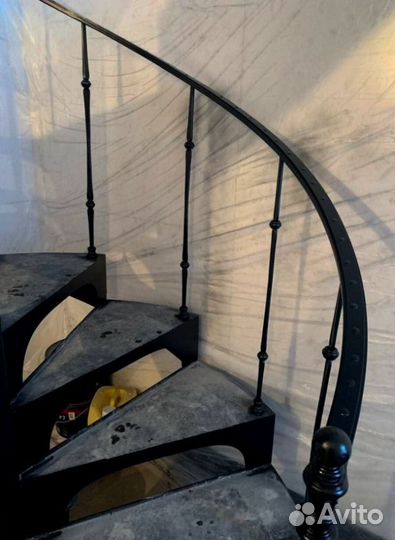 Лестница с забежными ступенями