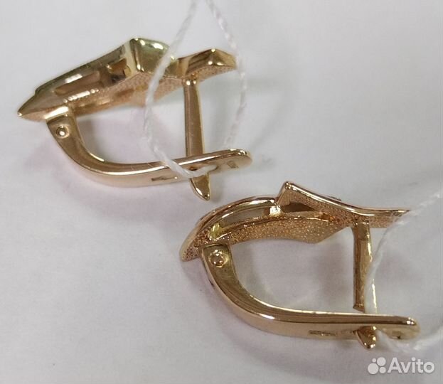 Золотые серьги с бриллиантом (30400)