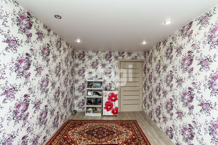 3-к. квартира, 60 м², 1/5 эт.