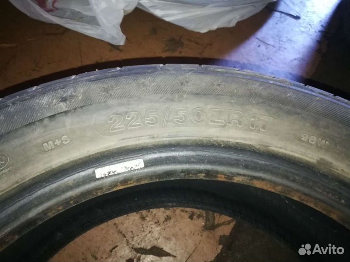 DoubleStar DH02 225/50 R17 ZR