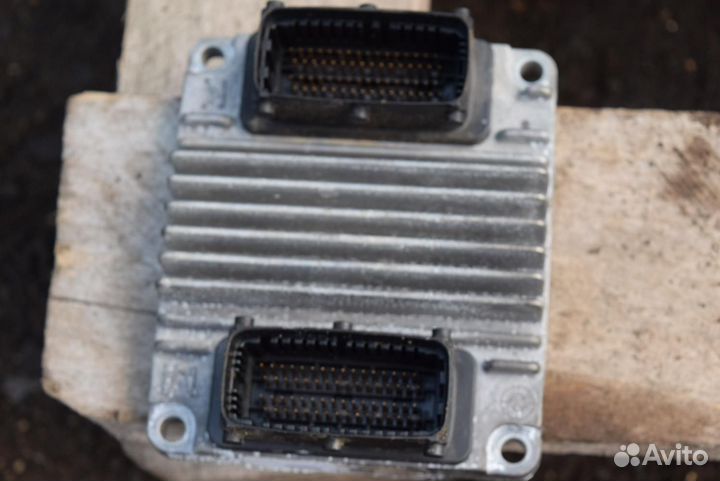 Блок управления двигателем Opel Astra G 8972272256