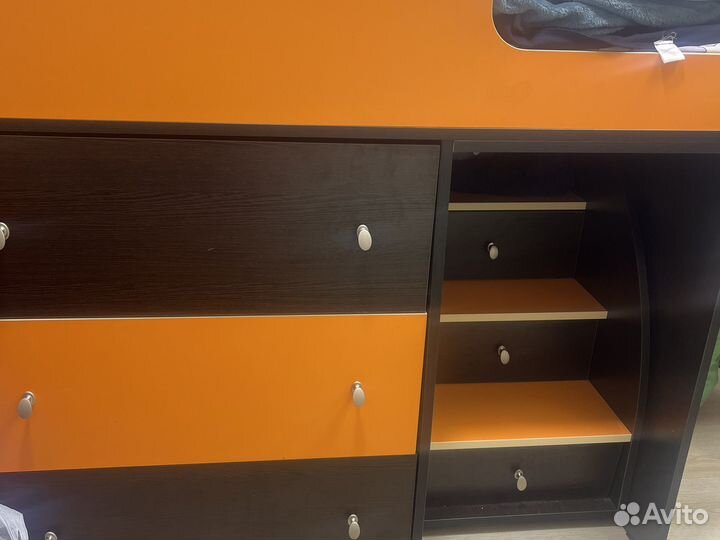 Кровать чердак со столом