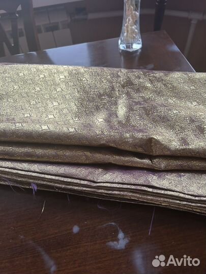 Отрез ткани парча