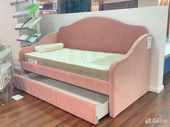 Кровать выдвижная Мягкая спинка