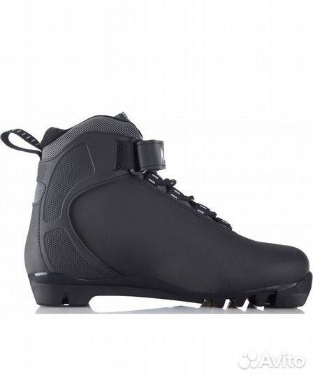 Ботинки лыжные новые 42-43