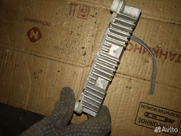 Усилитель магнитолы Volkswagen Sharan