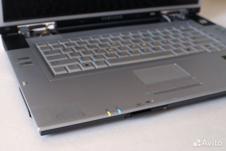 Ноутбук Samsung M50 рабочий на запчасти
