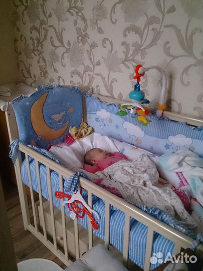 Детская кровать с маятником и ящиками