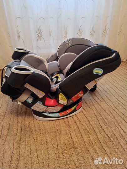 Автомобильное кресло