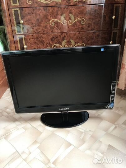 Продаю монитор 21.6