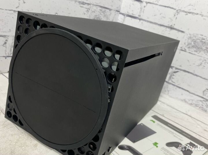 Игровая приставка Microsoft Xbox Series X 1Tb