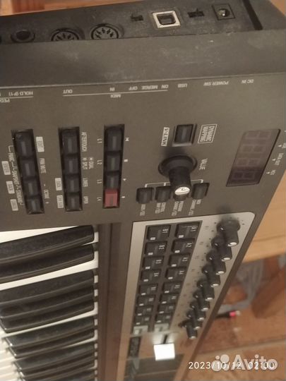 Миди-клавиатура