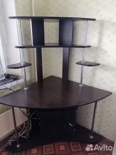 Стол компьютерный