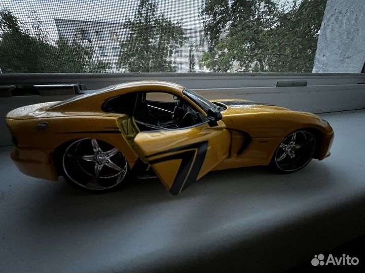 Dodge viper 1:24