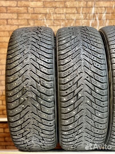 Nokian Tyres Hakkapeliitta 8 215/60 R16