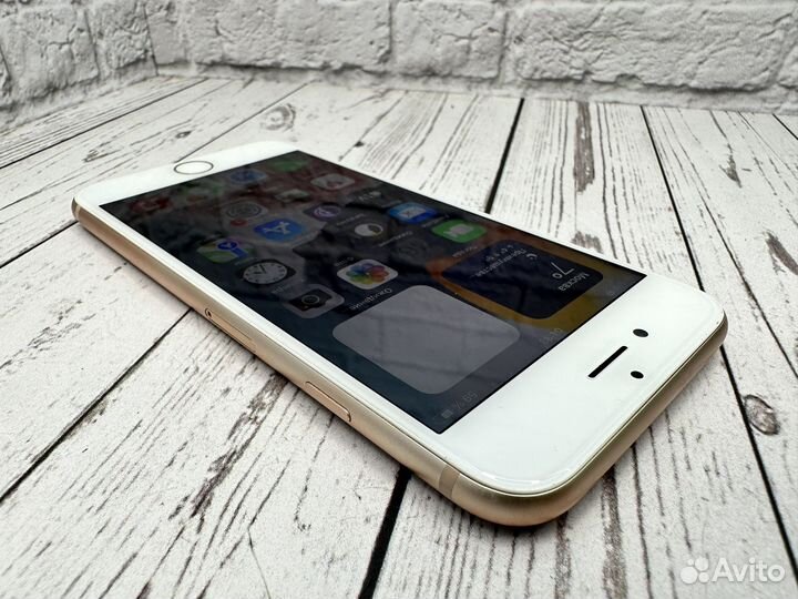 iPhone 8, 64 ГБ