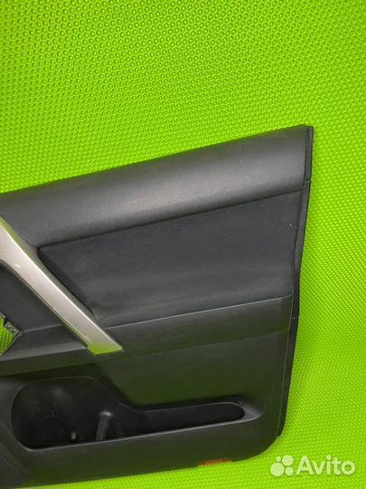 Дверная карта передняя правая Toyota Land Cruiser