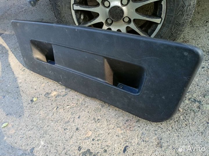 Обшивка крышки багажника Volkswagen Polo