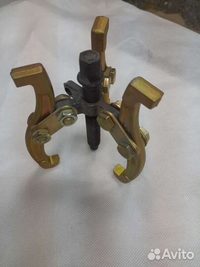 Съемник подшипников 3-х лапый