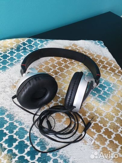 Проводные наушники