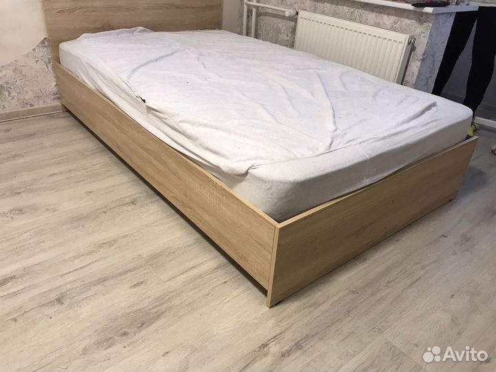 Кровать полутороспальная