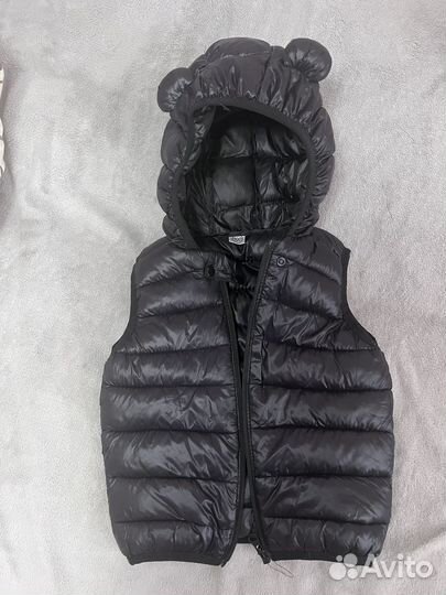 Жилет детский демисезонный с капюшоном 100 размер