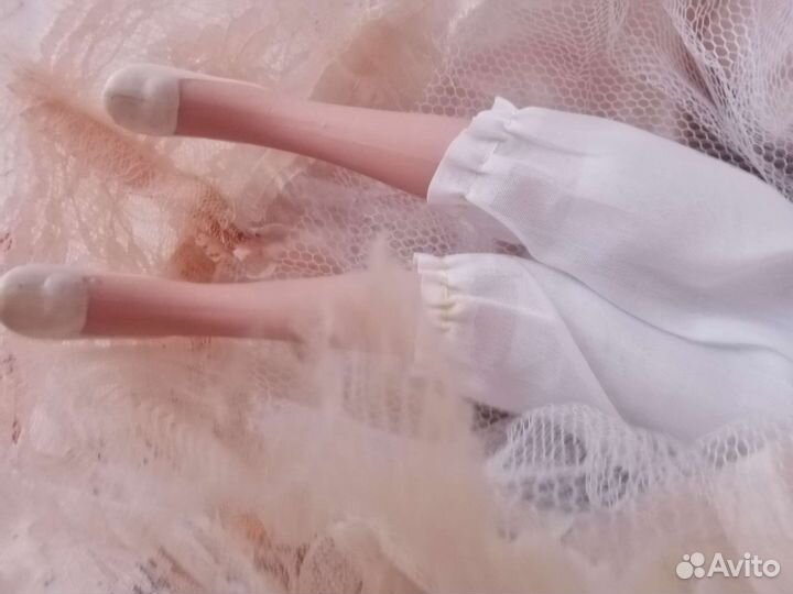 Кукла фарфоровая коллекционная