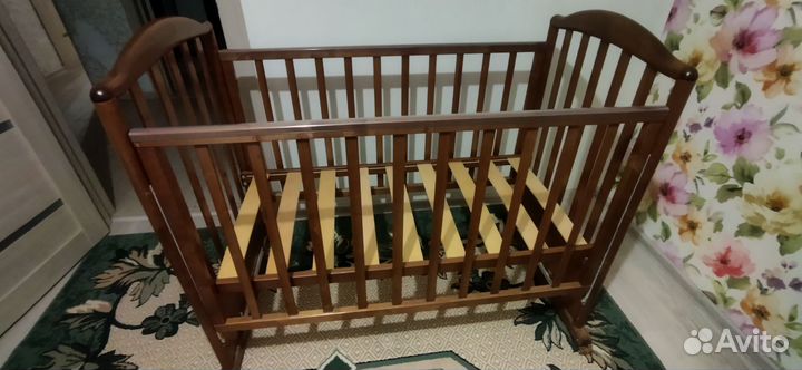 Детская кровать без матраса