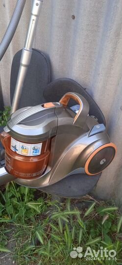 Пылесос Vitek-1800w, аква-колба, комплект, идеал