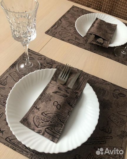 Плейсматы, подставки под тарелки